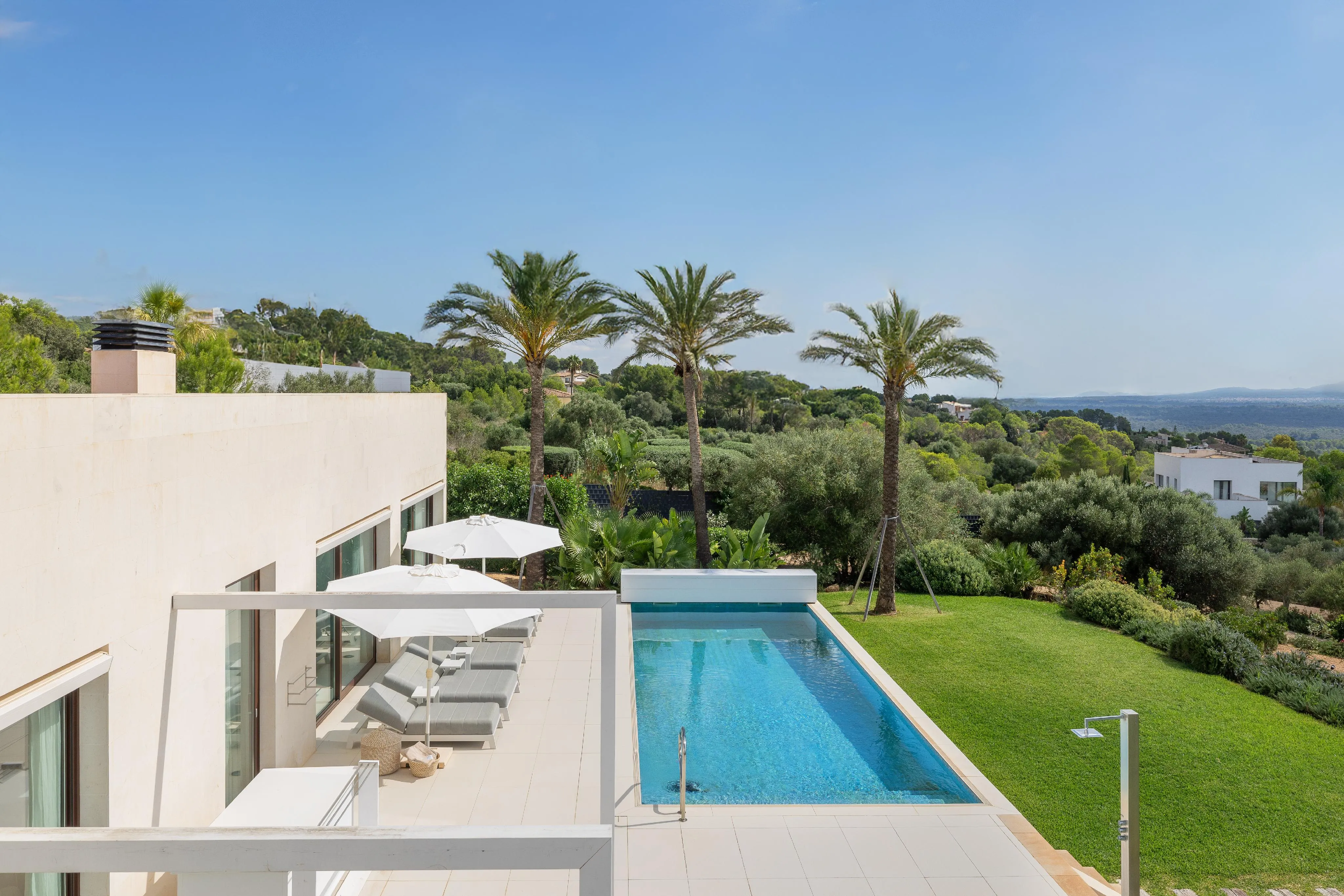 Impressive villa estate in a prime location in Puntiró-1