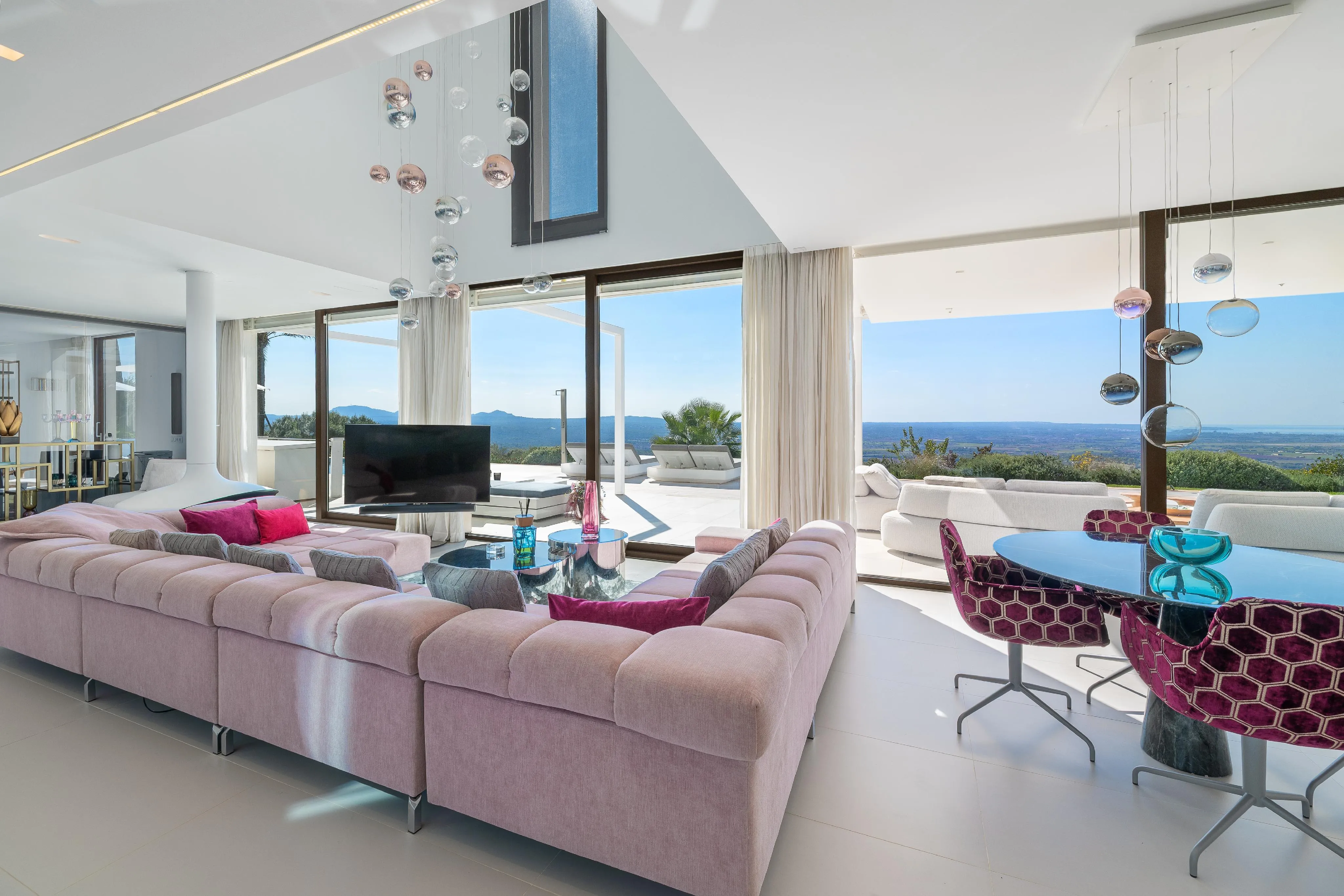 Impressive villa estate in a prime location in Puntiró-6