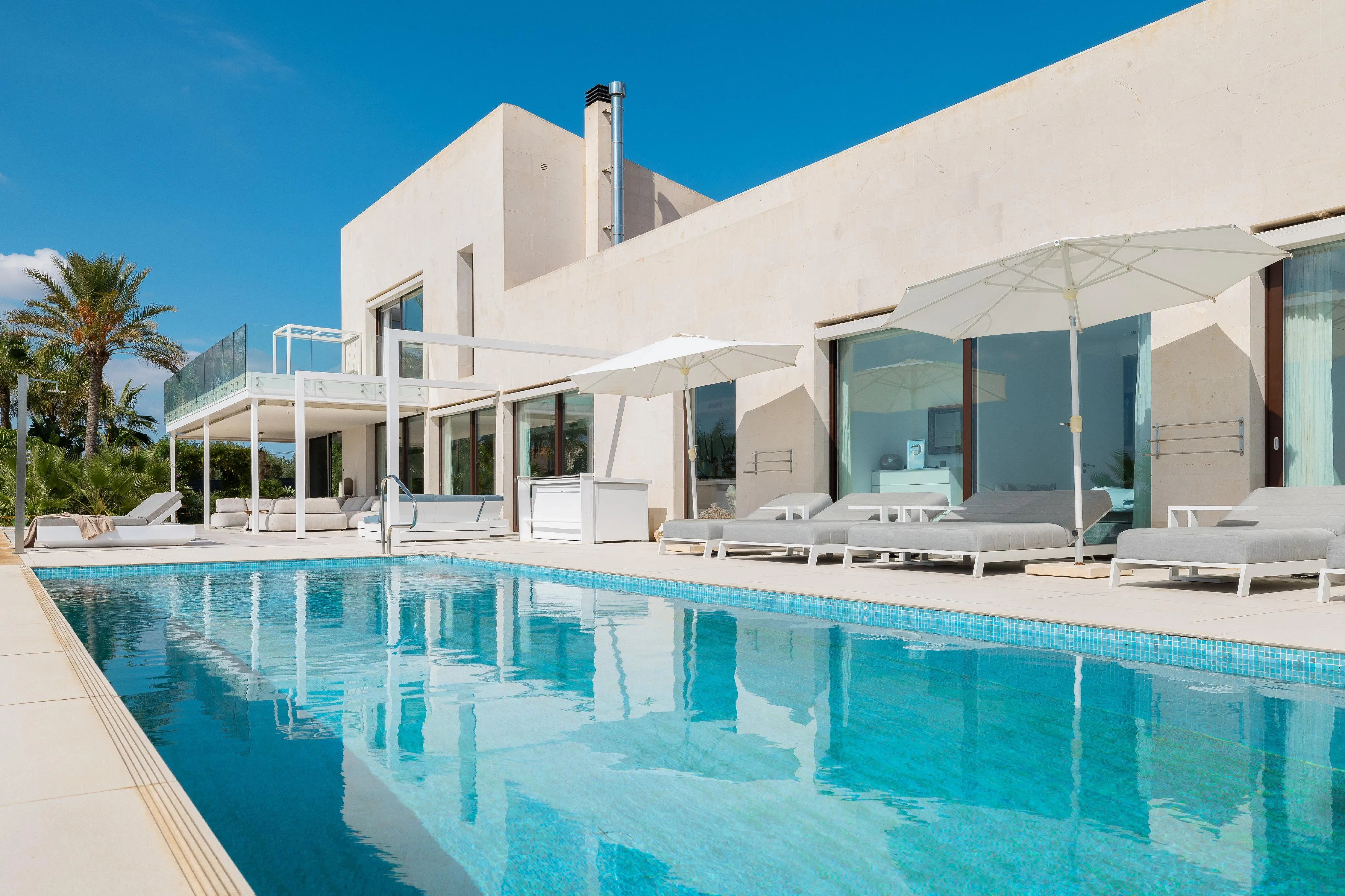 Indrukwekkende villa op een toplocatie in Puntiró-2