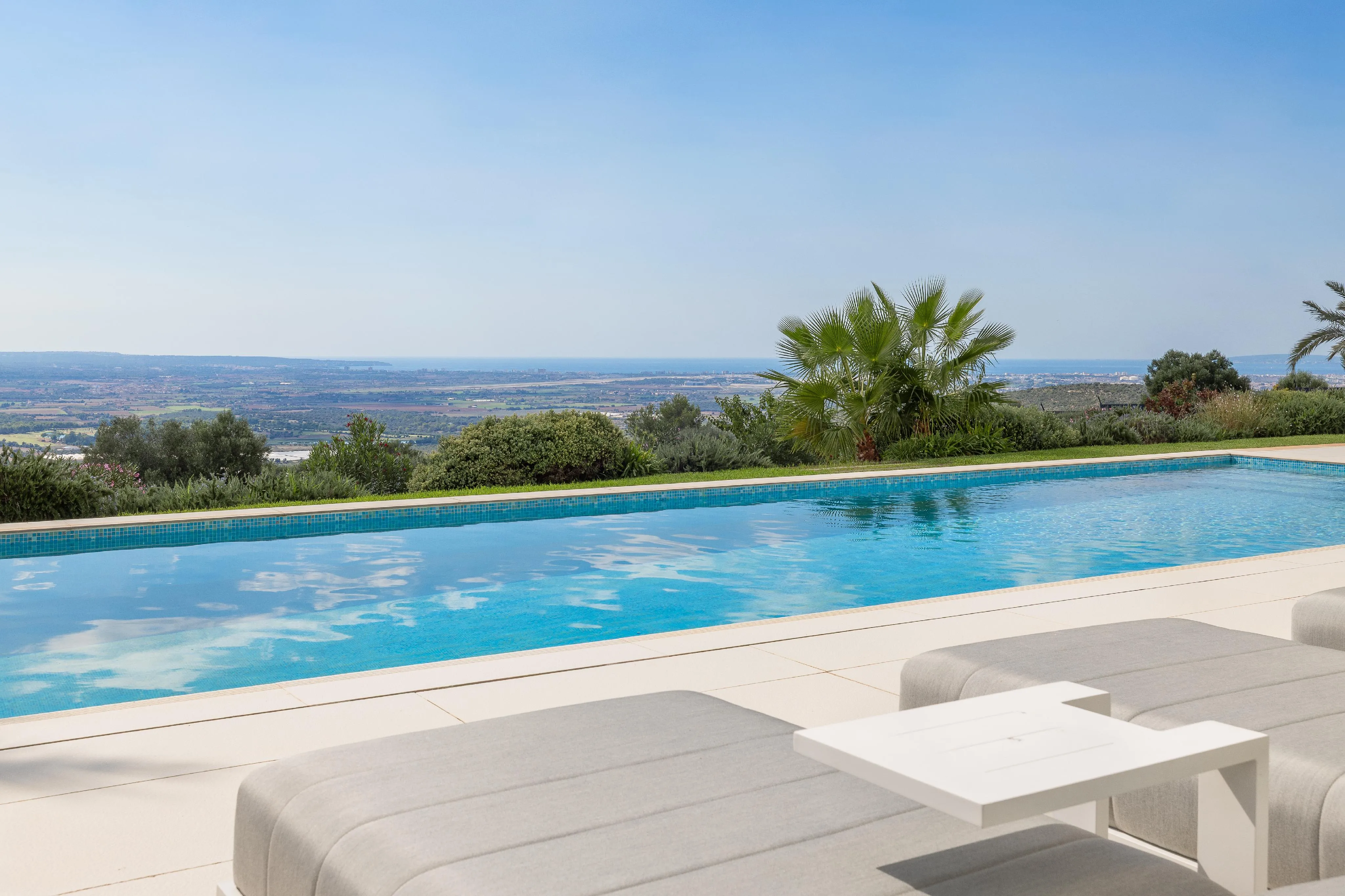 Impressive villa estate in a prime location in Puntiró-19