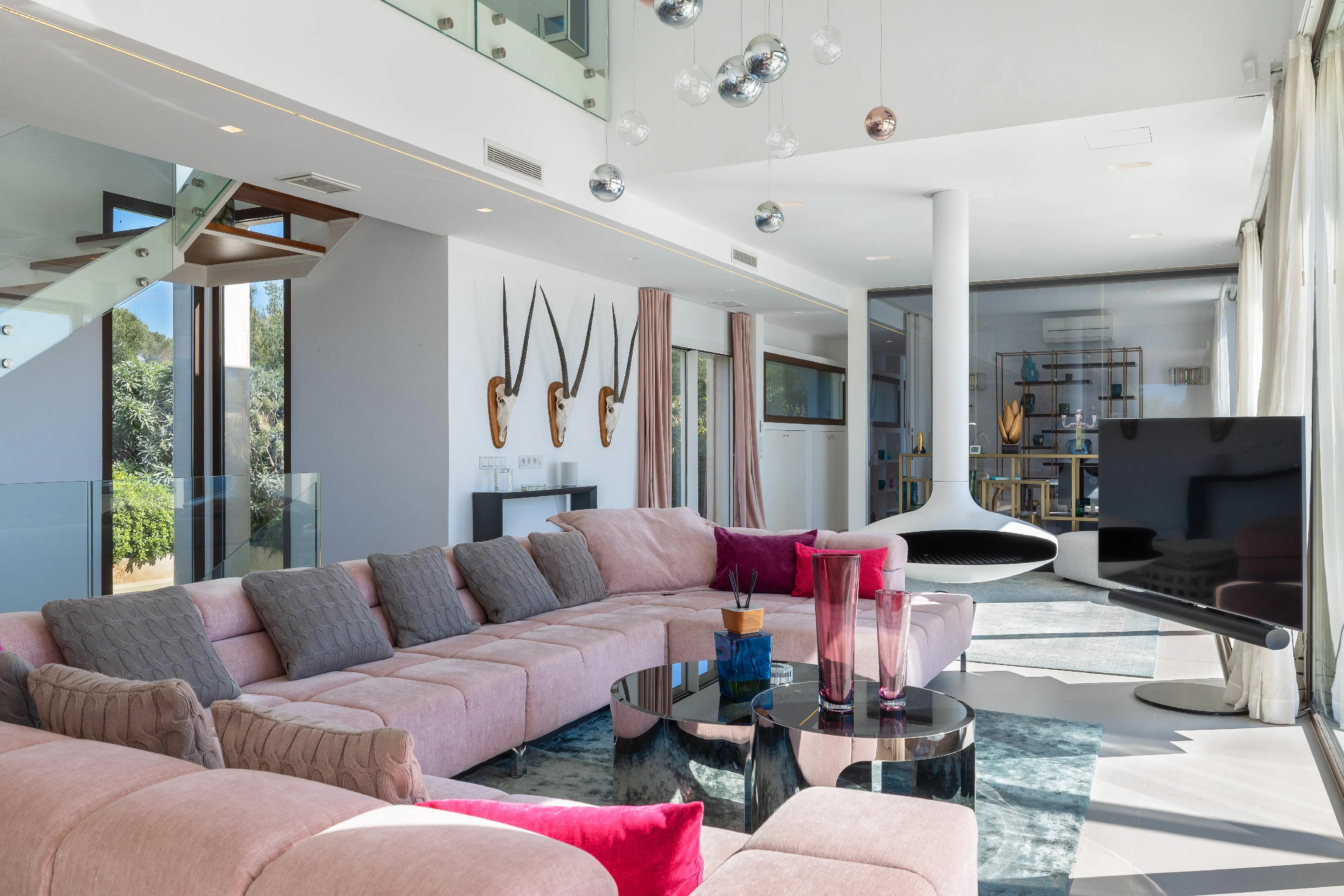 Impressive villa estate in a prime location in Puntiró-8