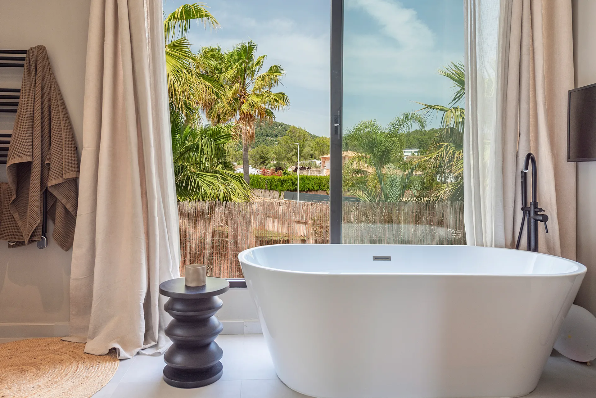 Preciosa villa familiar con piscina y licencia de alquiler vacacional en Crestatx-5
