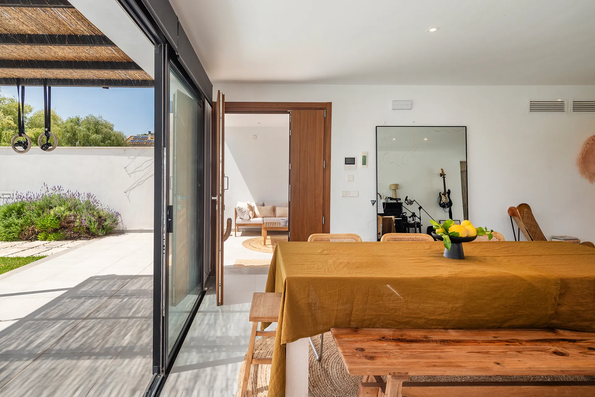 Preciosa villa familiar con piscina y licencia de alquiler vacacional en Crestatx-4