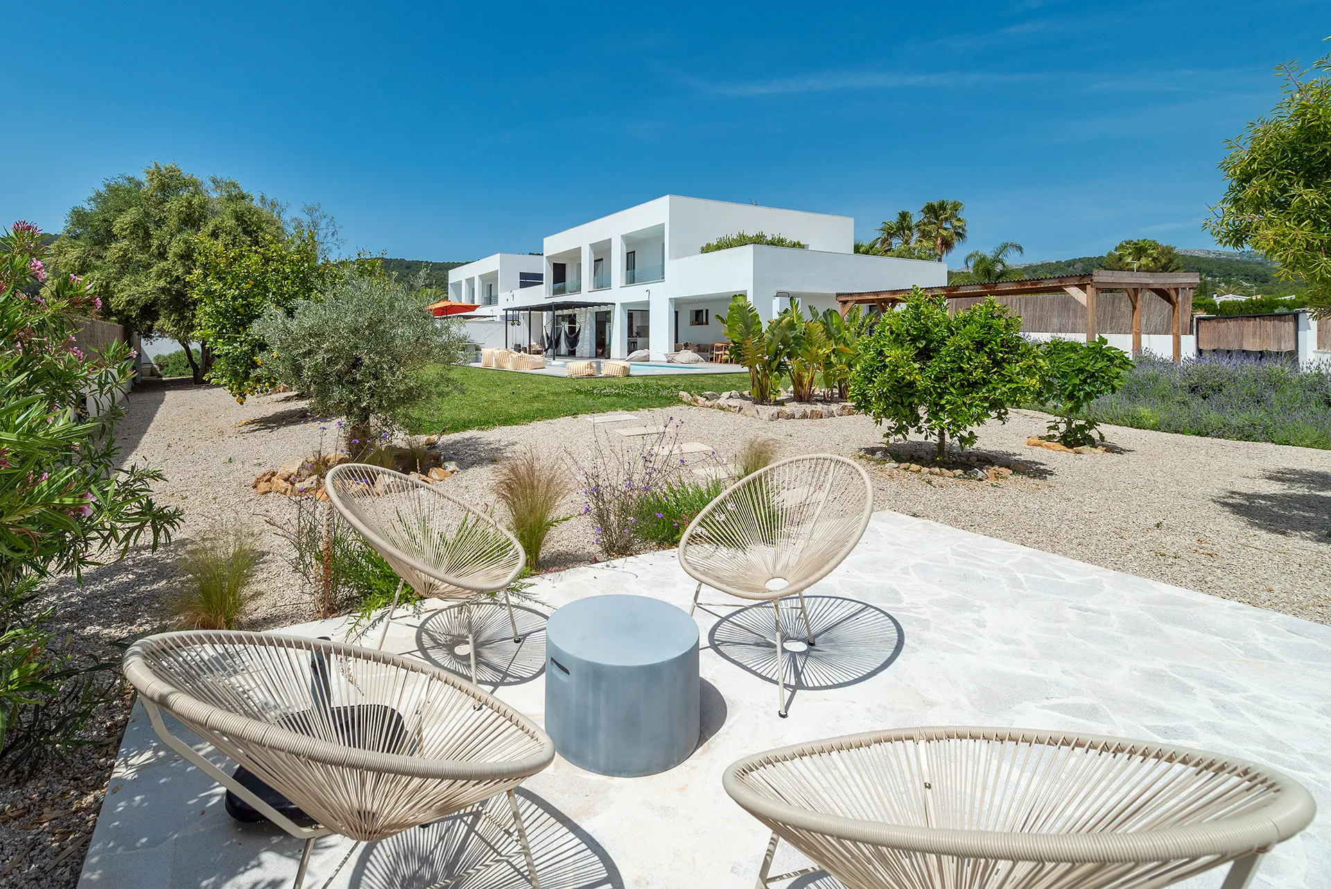 Preciosa villa familiar con piscina y licencia de alquiler vacacional en Crestatx-25