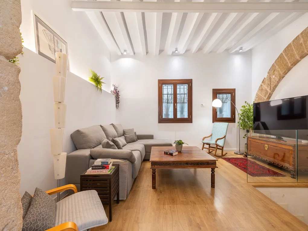 Modern appartement in gerenoveerd paleis-1