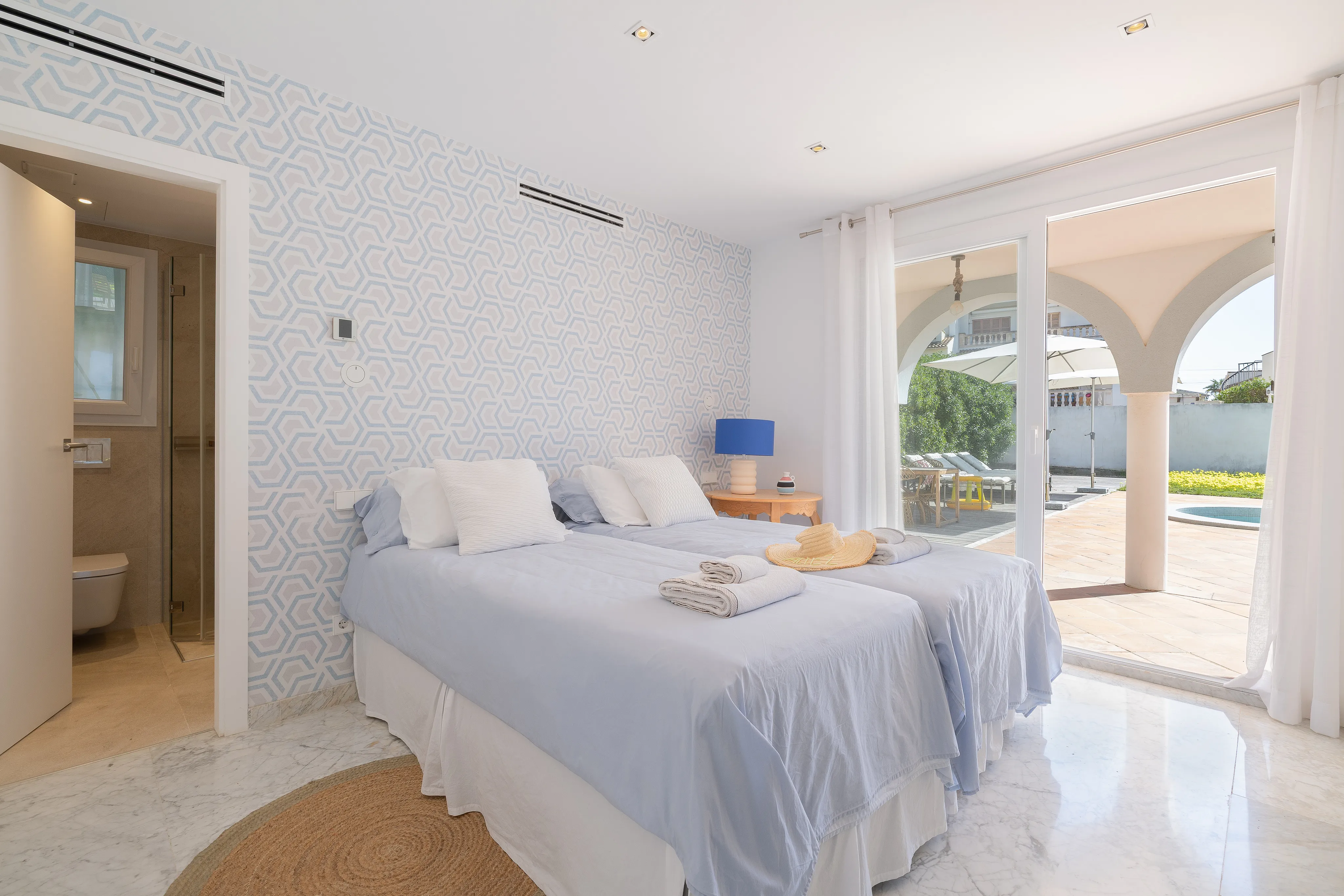 Villa moderne au caractère unique à Sa Torre-9