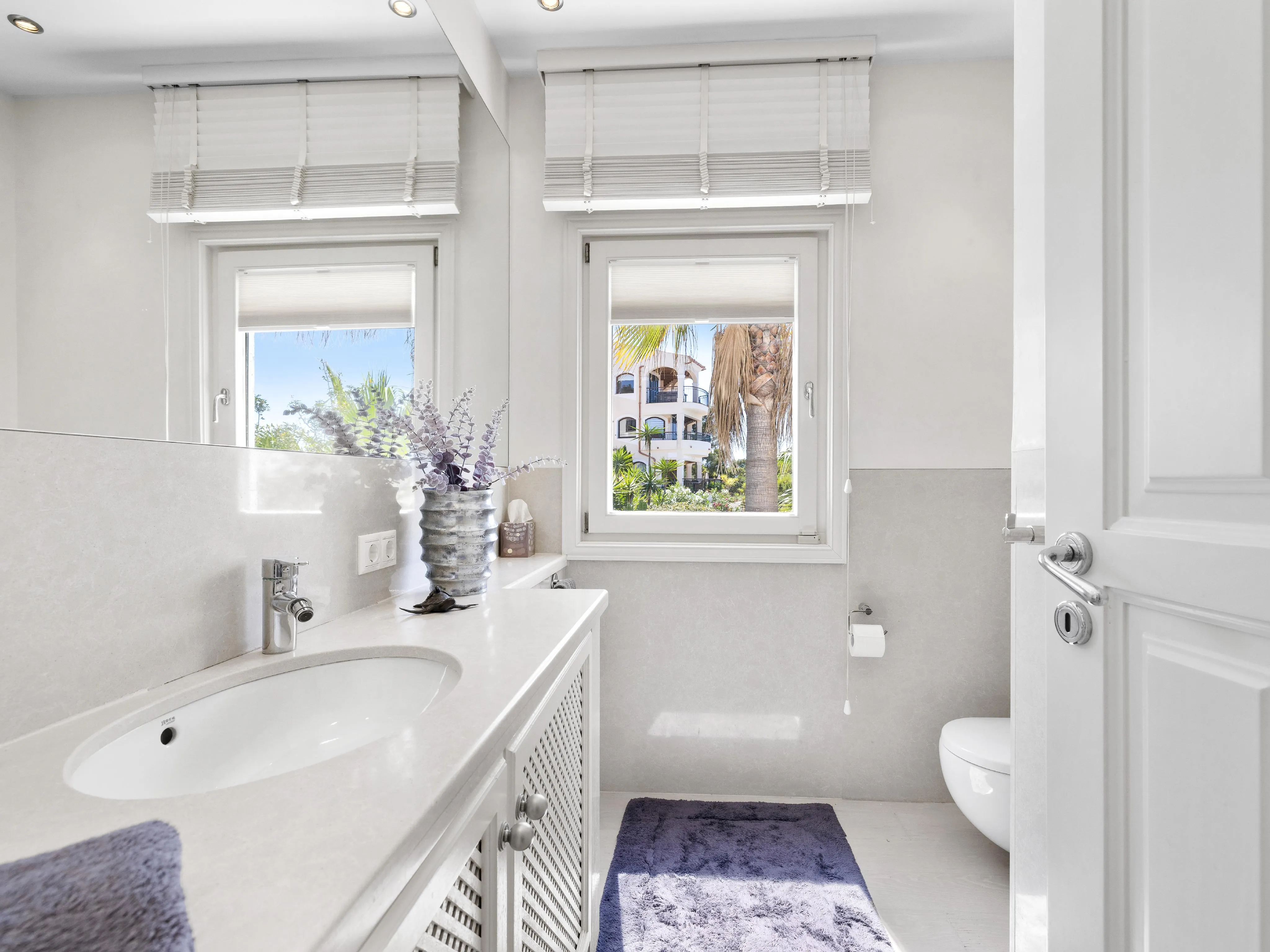 Villa in stile beach-house con vista sul porto e sul mare-16