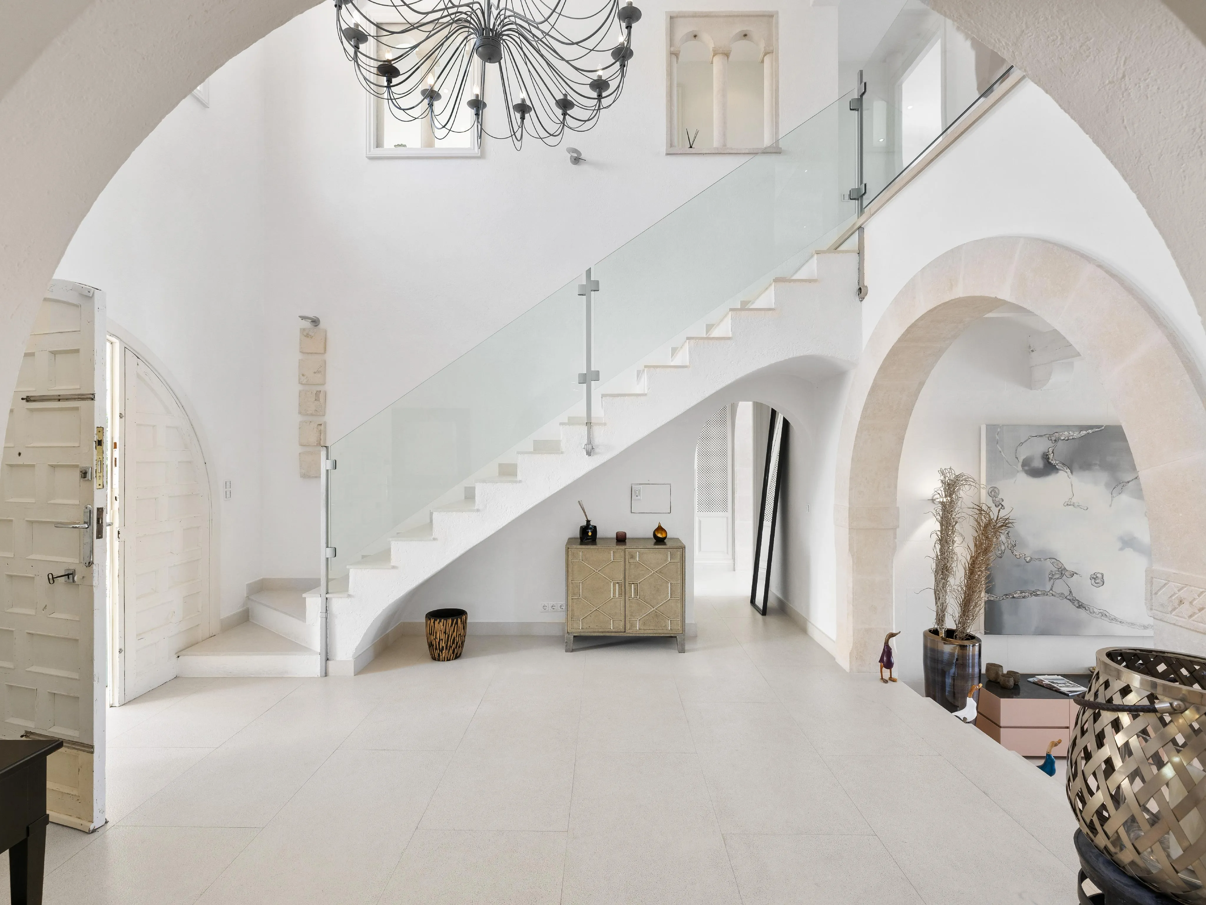 Villa i strandhusstil med udsigt over havnen og havet-4