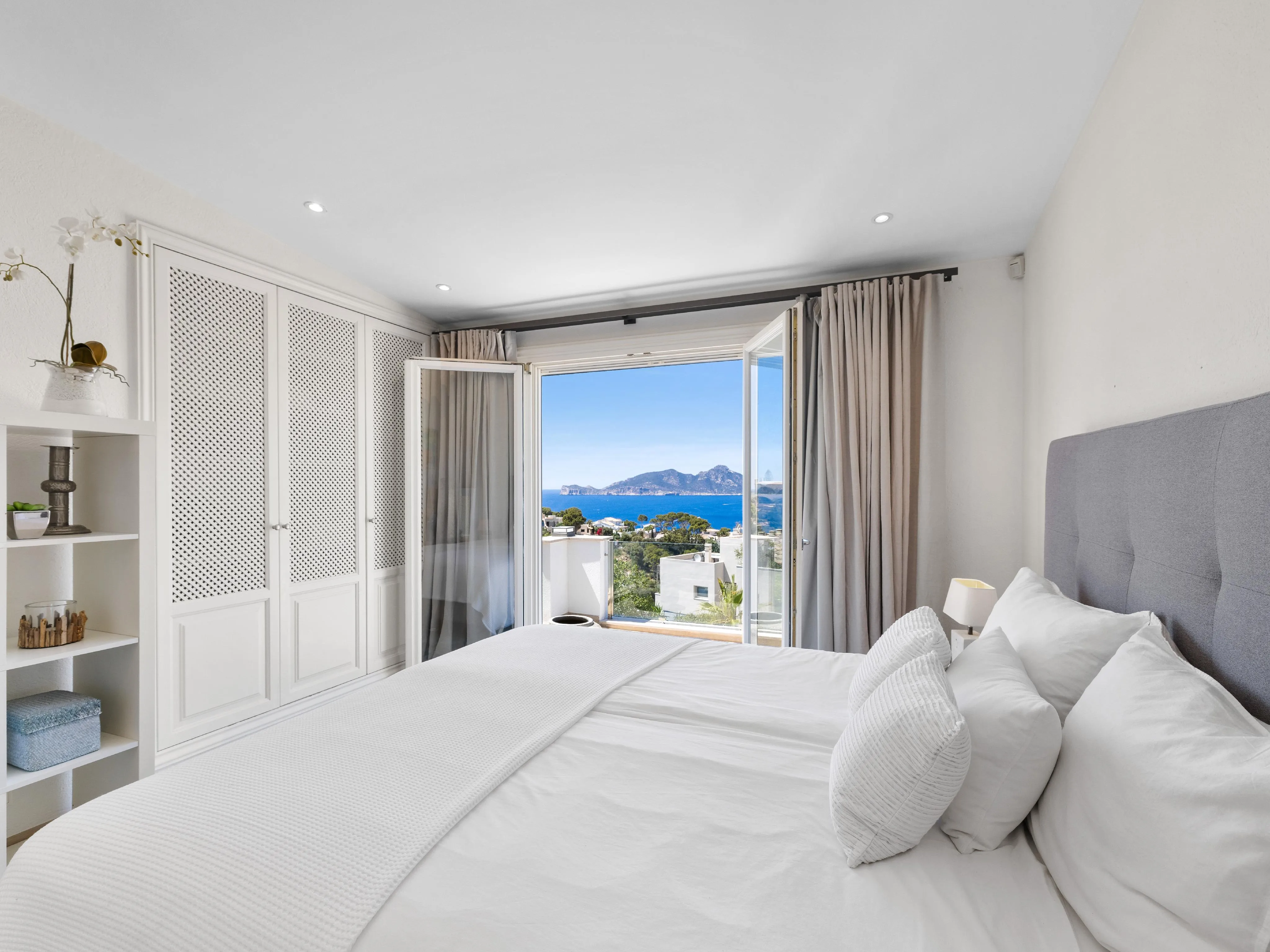 Villa in stile beach-house con vista sul porto e sul mare-23