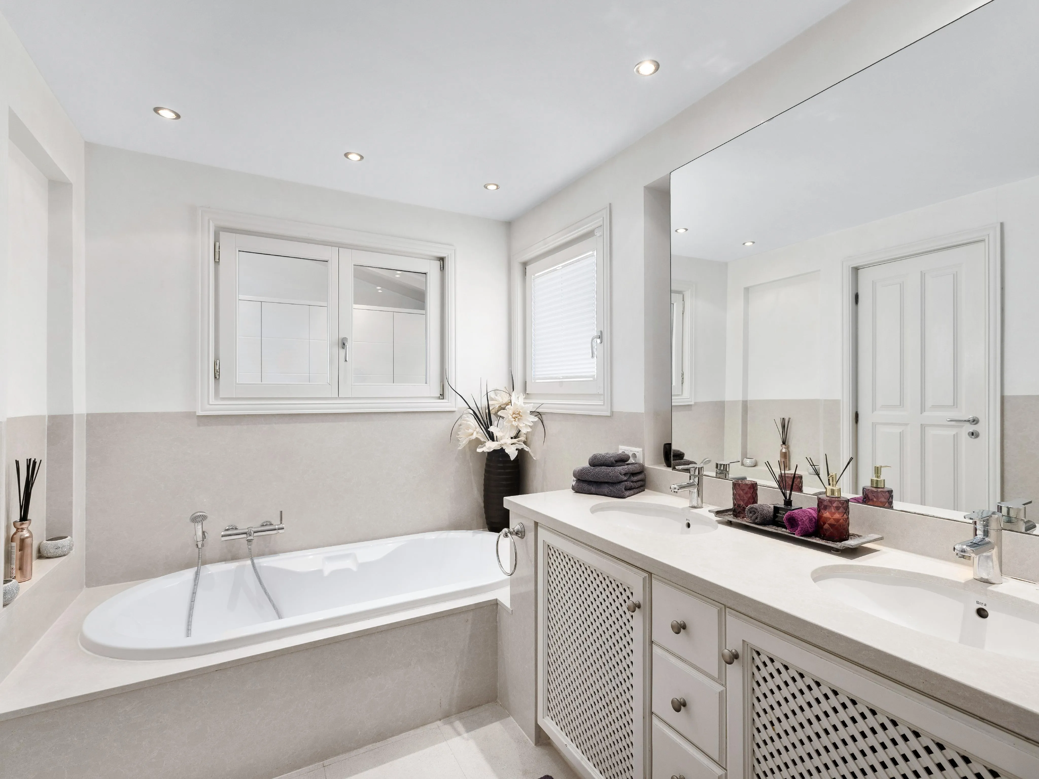 Villa in stile beach-house con vista sul porto e sul mare-8