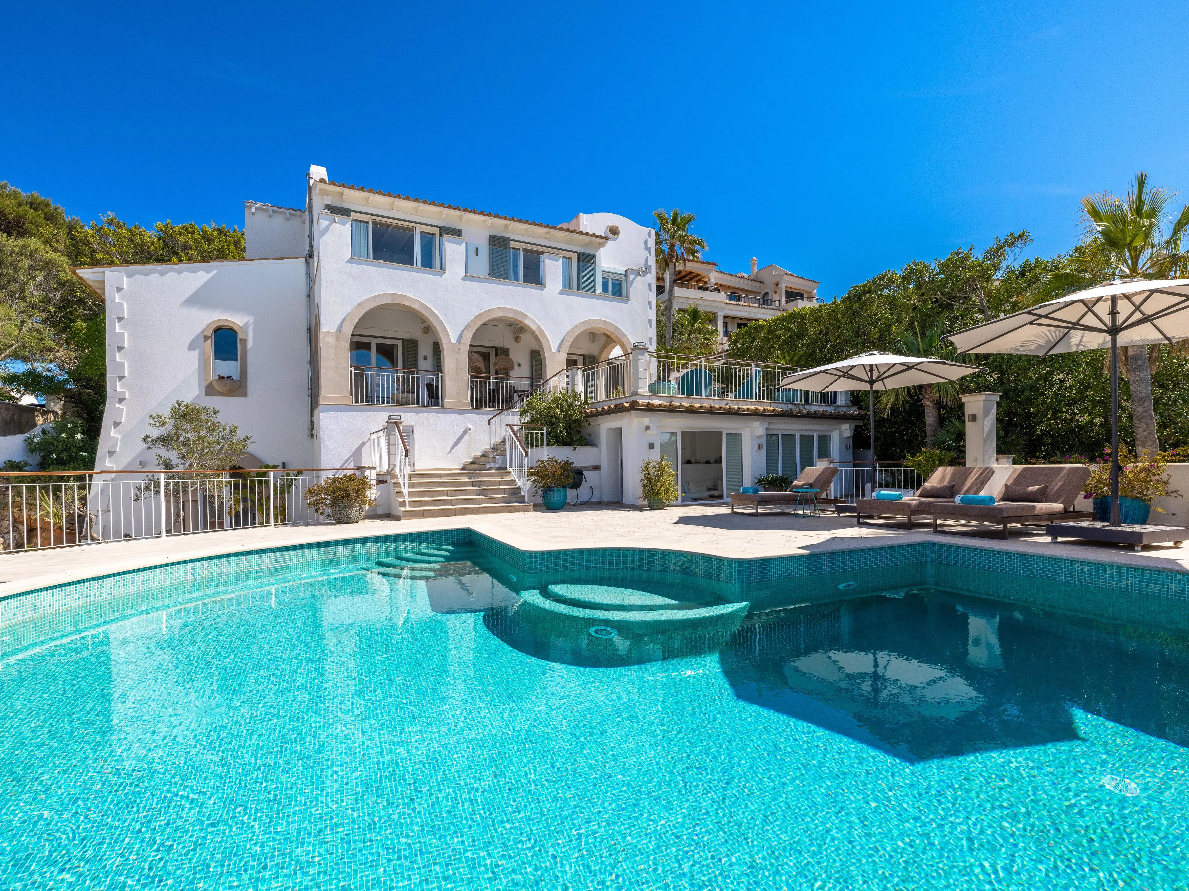 Villa in stile beach-house con vista sul porto e sul mare-5