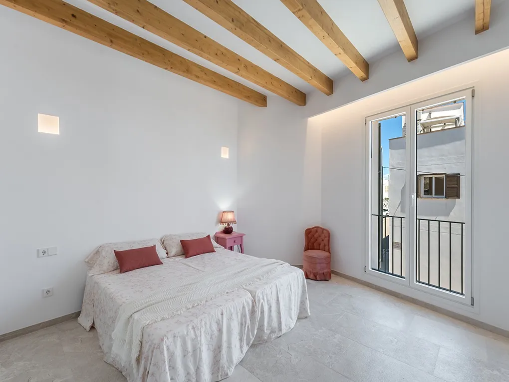 Casa de pueblo luminosa y con encanto-7