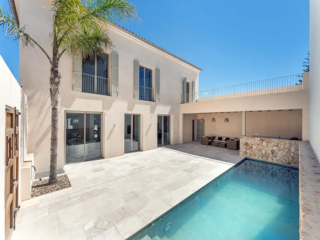 Casa de pueblo luminosa y con encanto-1