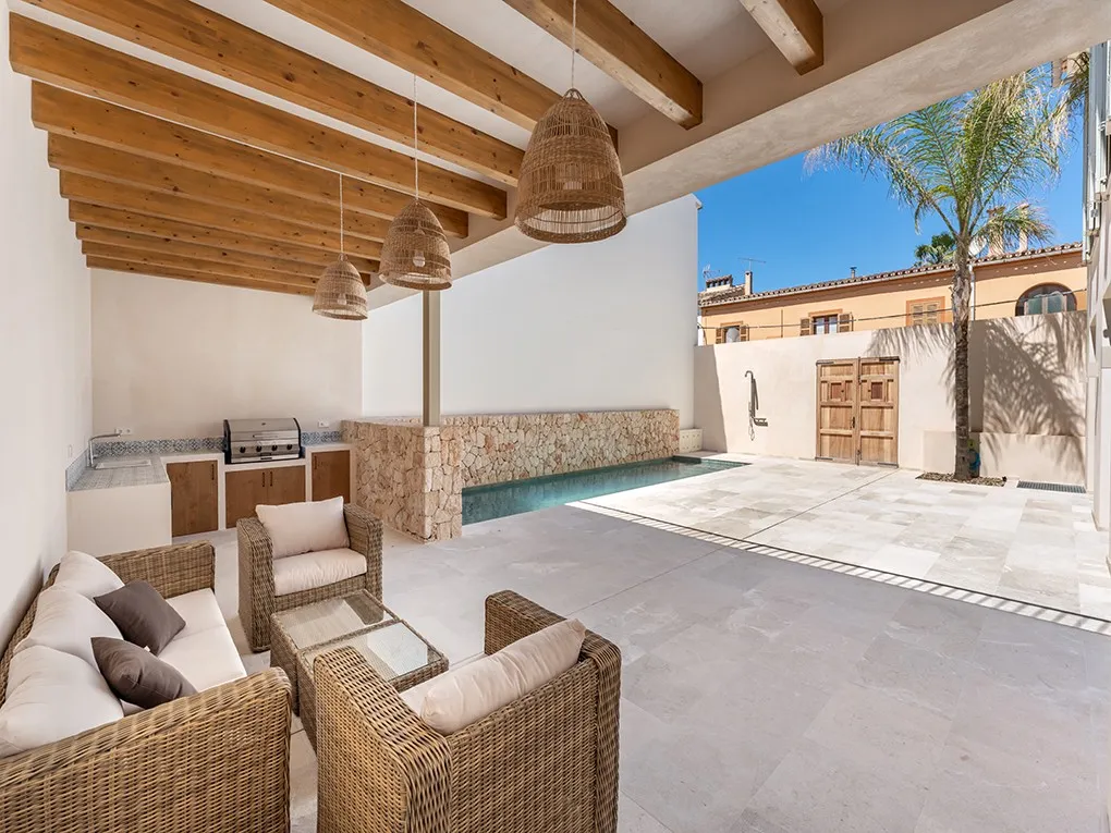 Casa de pueblo luminosa y con encanto-12