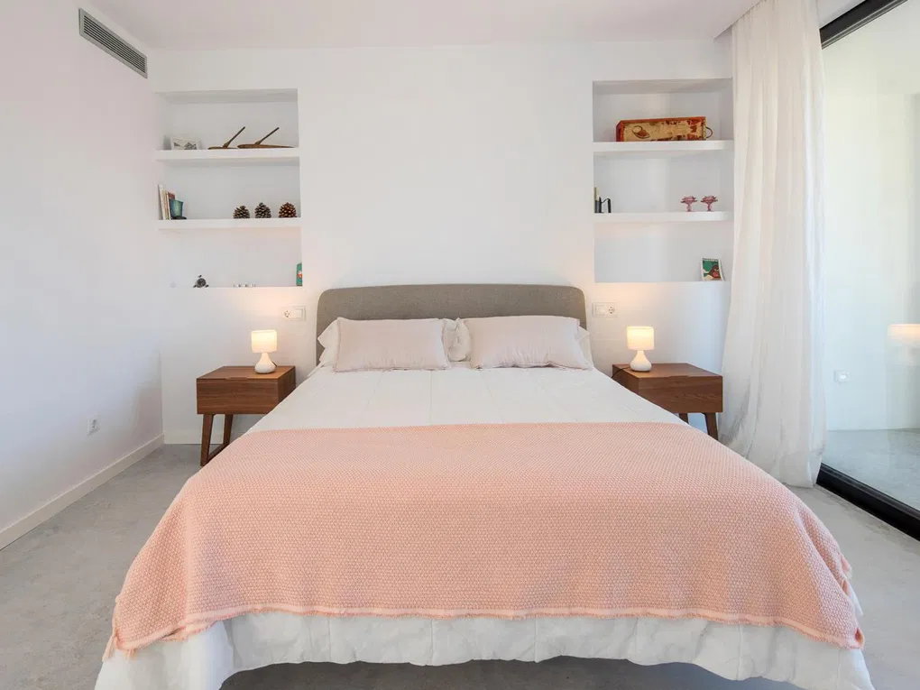 Moderne villa med saltvandspool i Son Serra de Marina-21