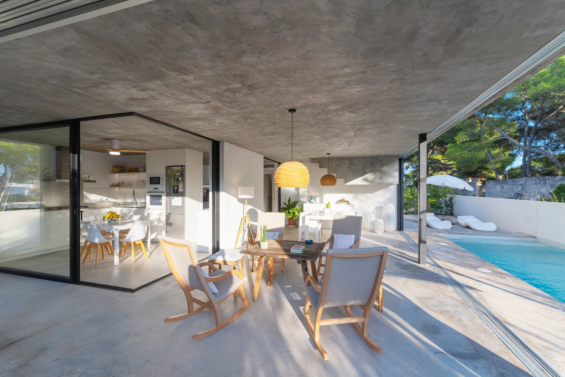 Moderne villa med saltvandspool i Son Serra de Marina-8