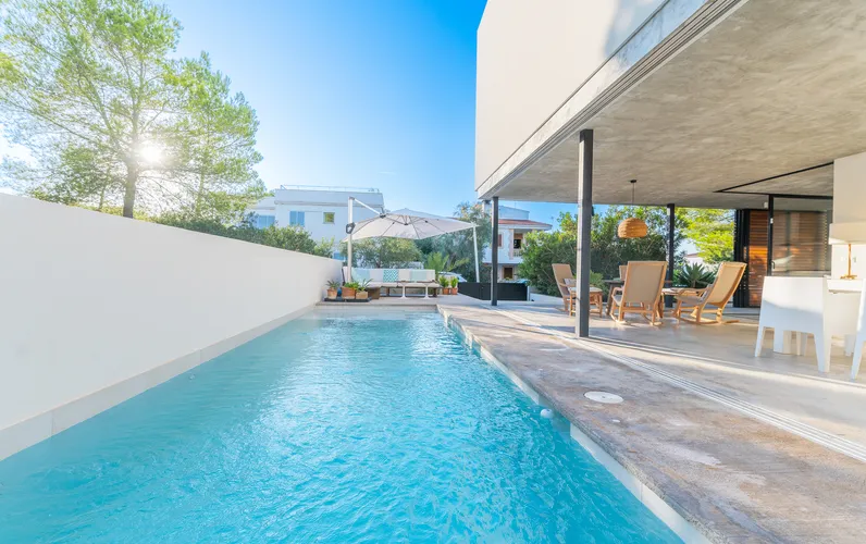 "VILLA M35". Midlertidig udlejning. Son Serra de Marina