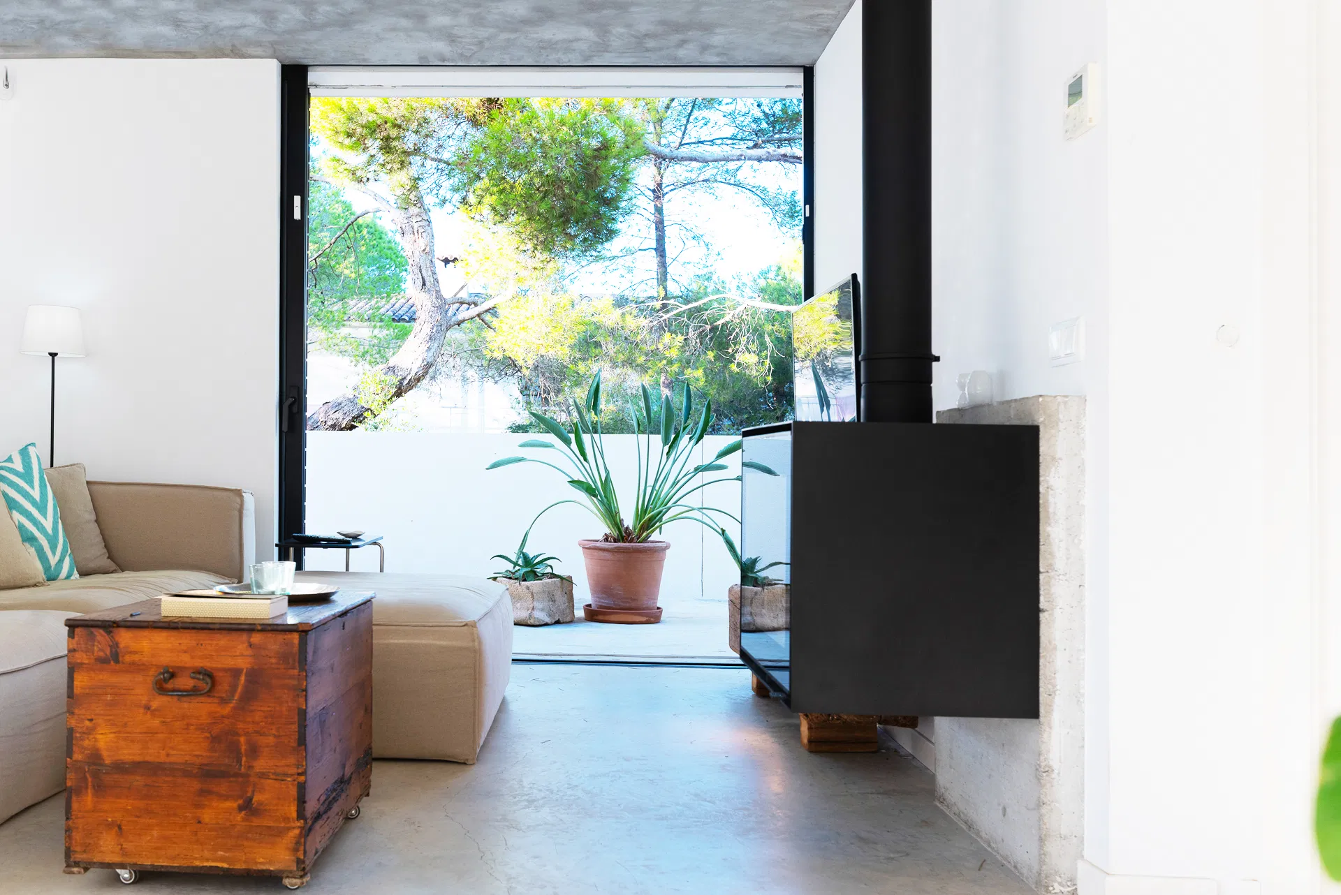 Moderne villa med saltvandspool i Son Serra de Marina-16