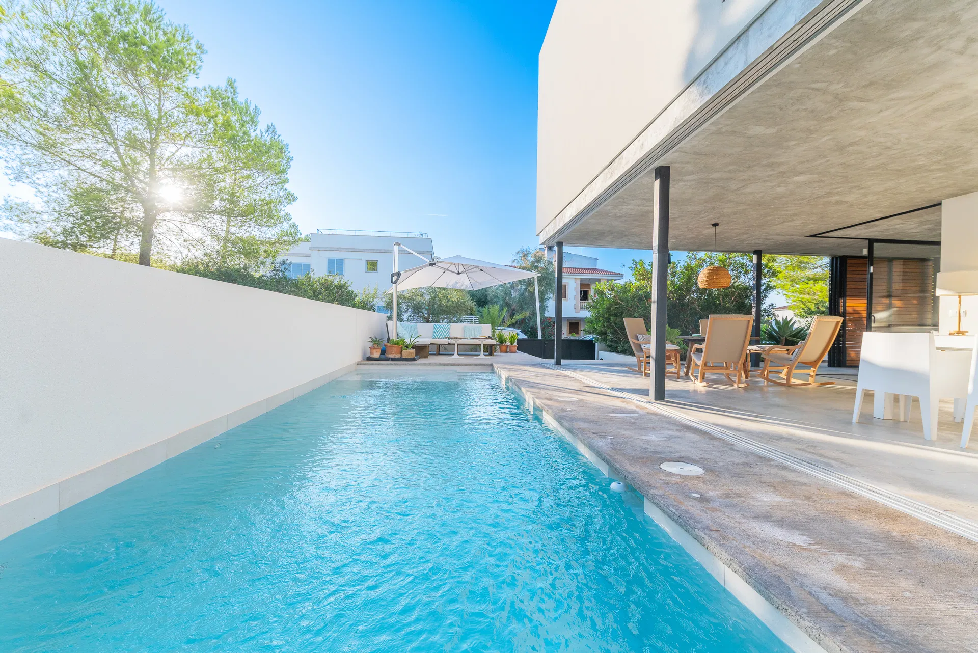 Moderne villa med saltvandspool i Son Serra de Marina-1