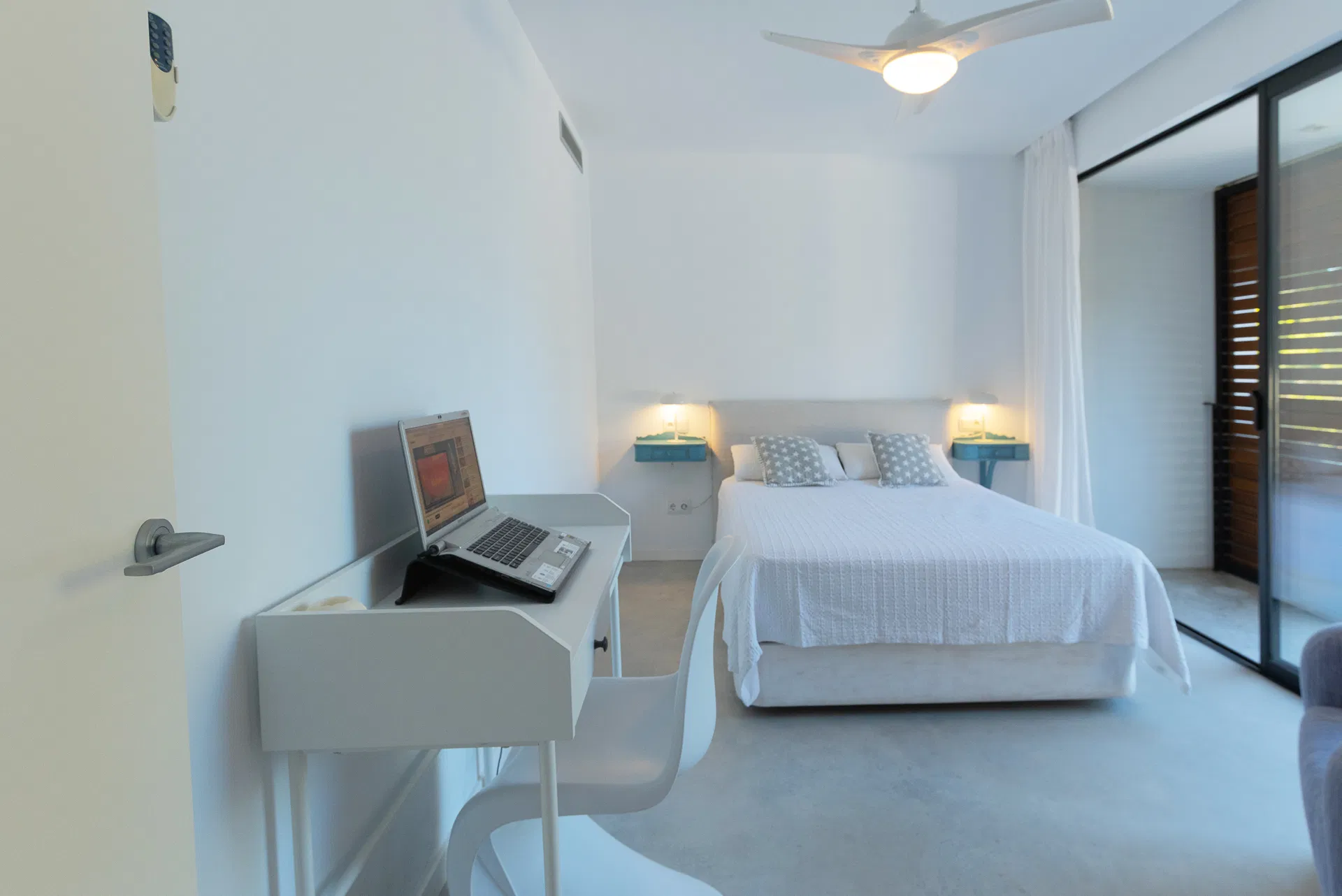 Moderne villa med saltvandspool i Son Serra de Marina-19