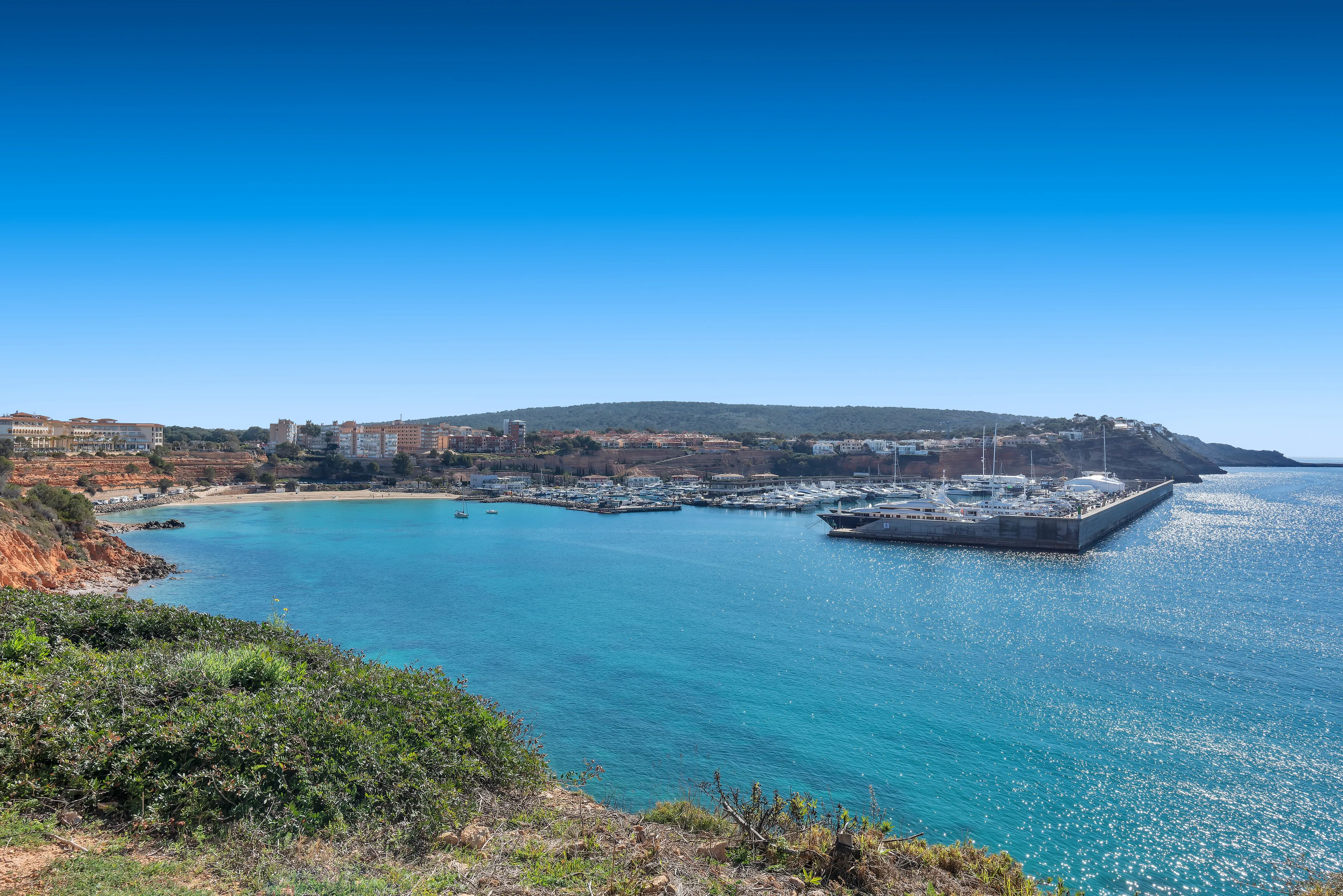 Elegante apartamento en primera línea con vistas al mar-16