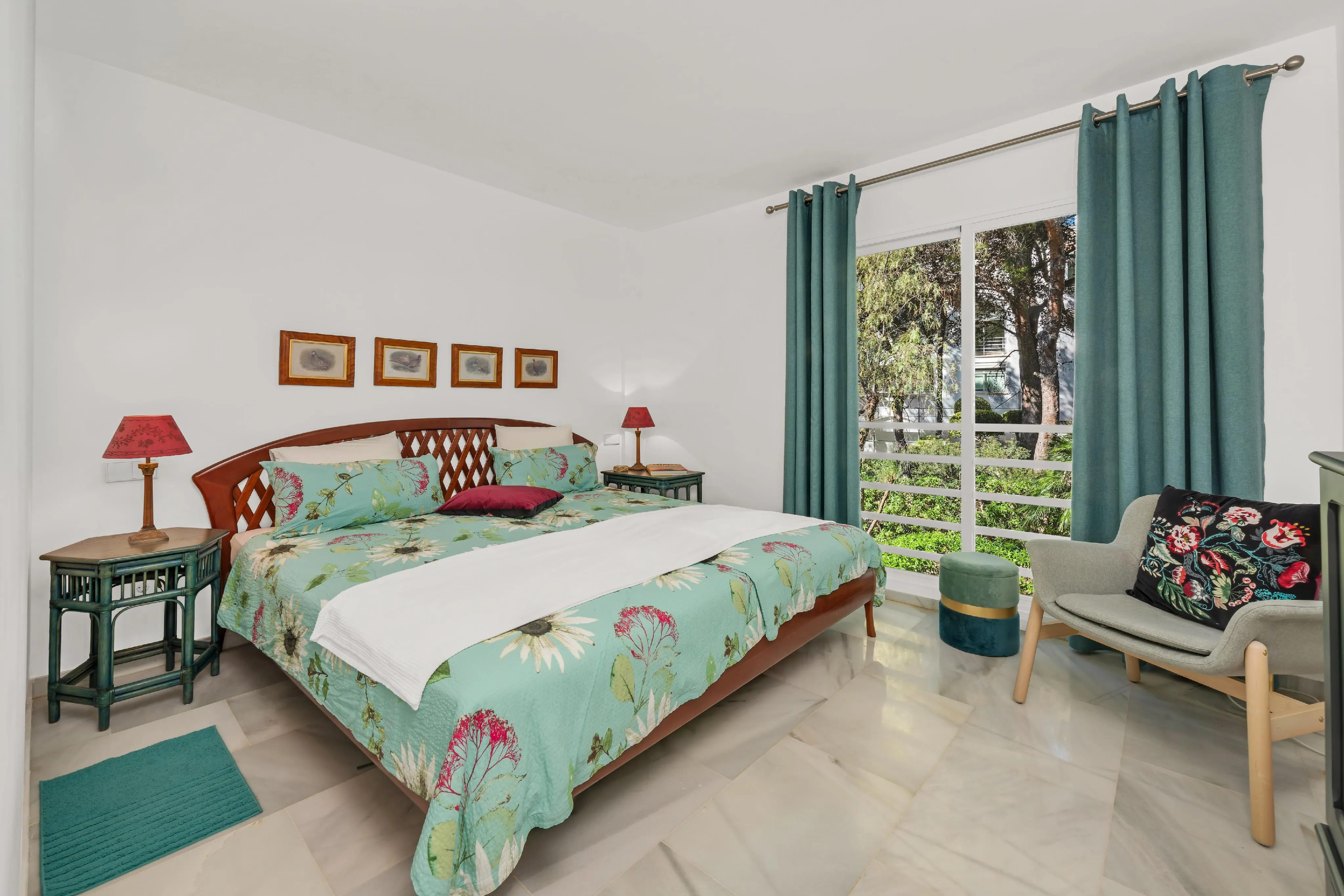 Elegante apartamento en primera línea con vistas al mar-11