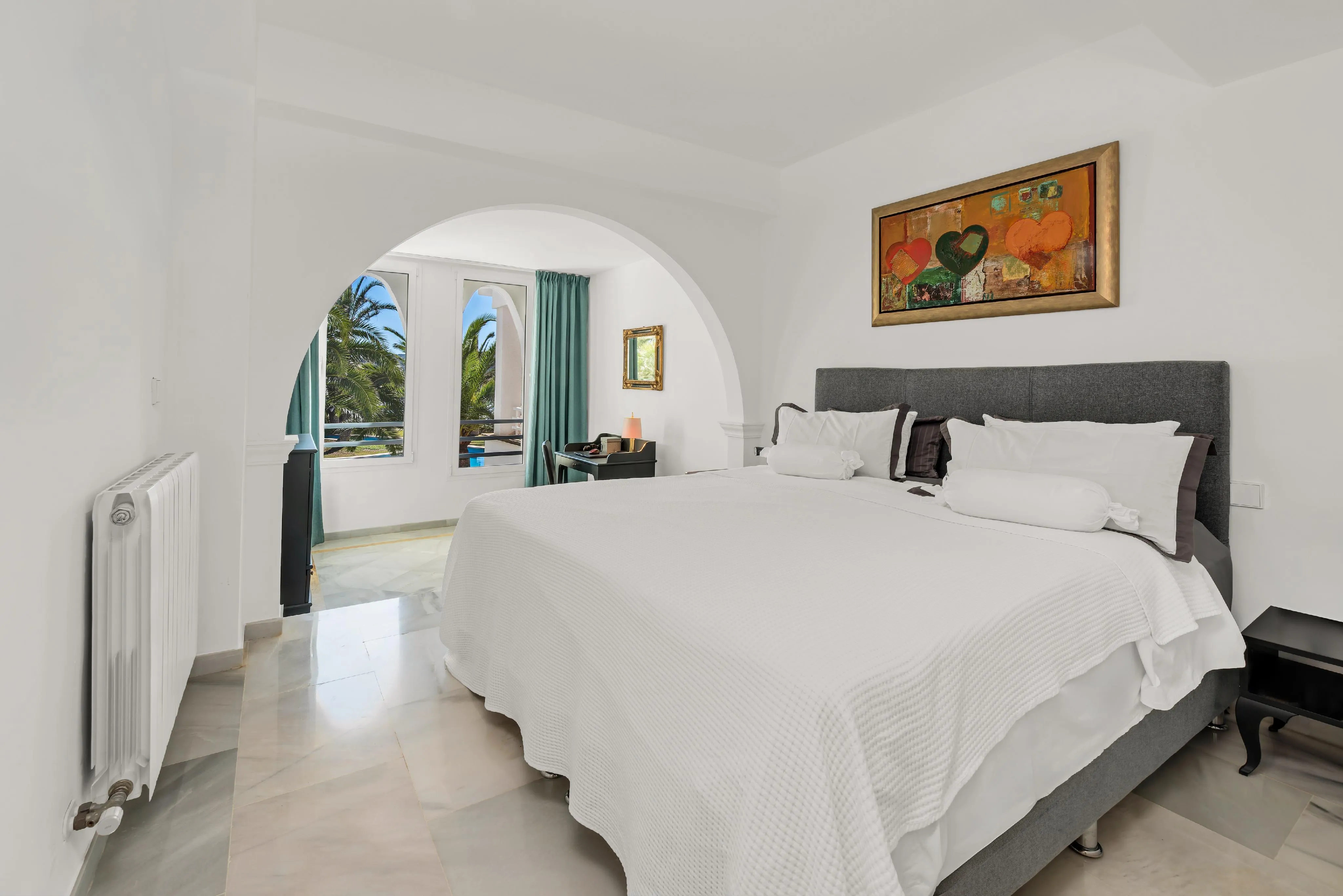 Elegante apartamento en primera línea con vistas al mar-13