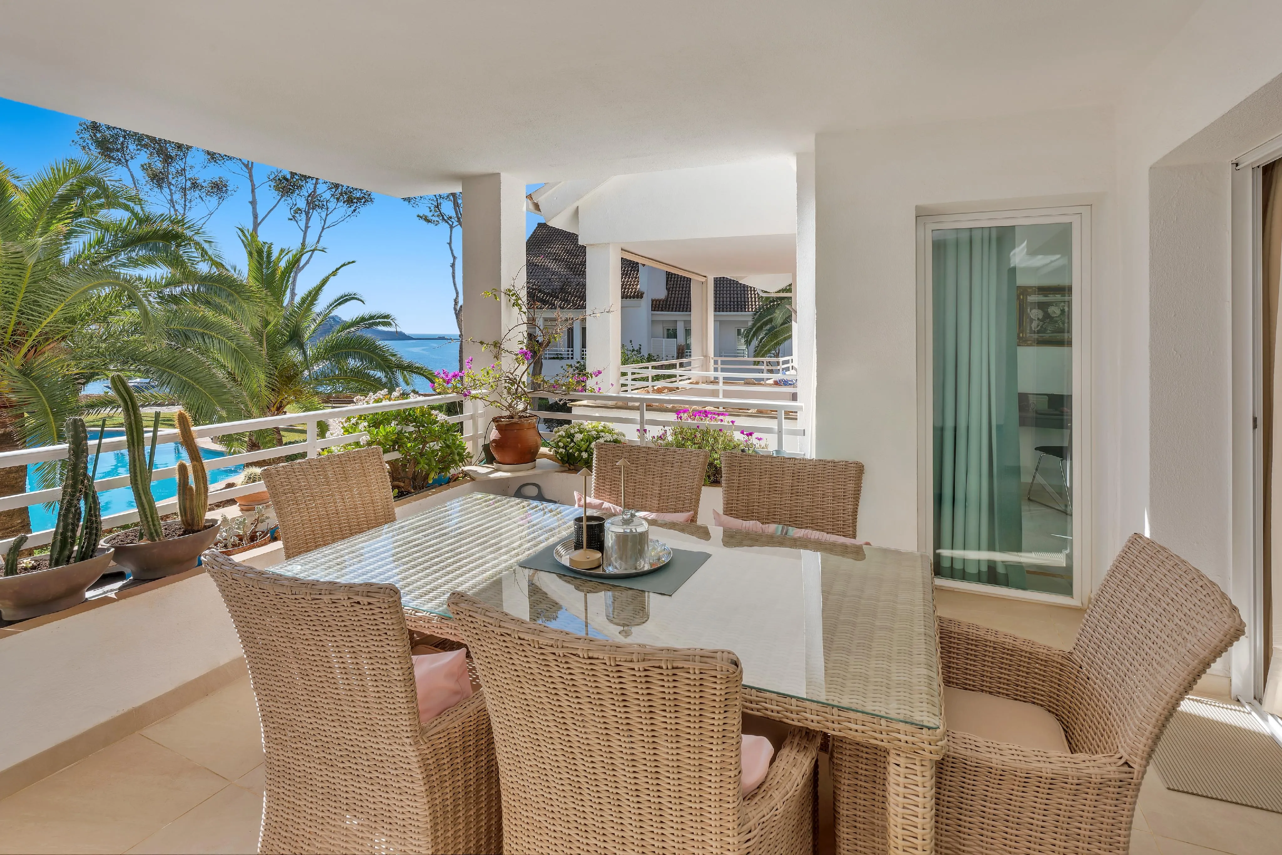 Elegante appartamento vista mare in prima linea-9