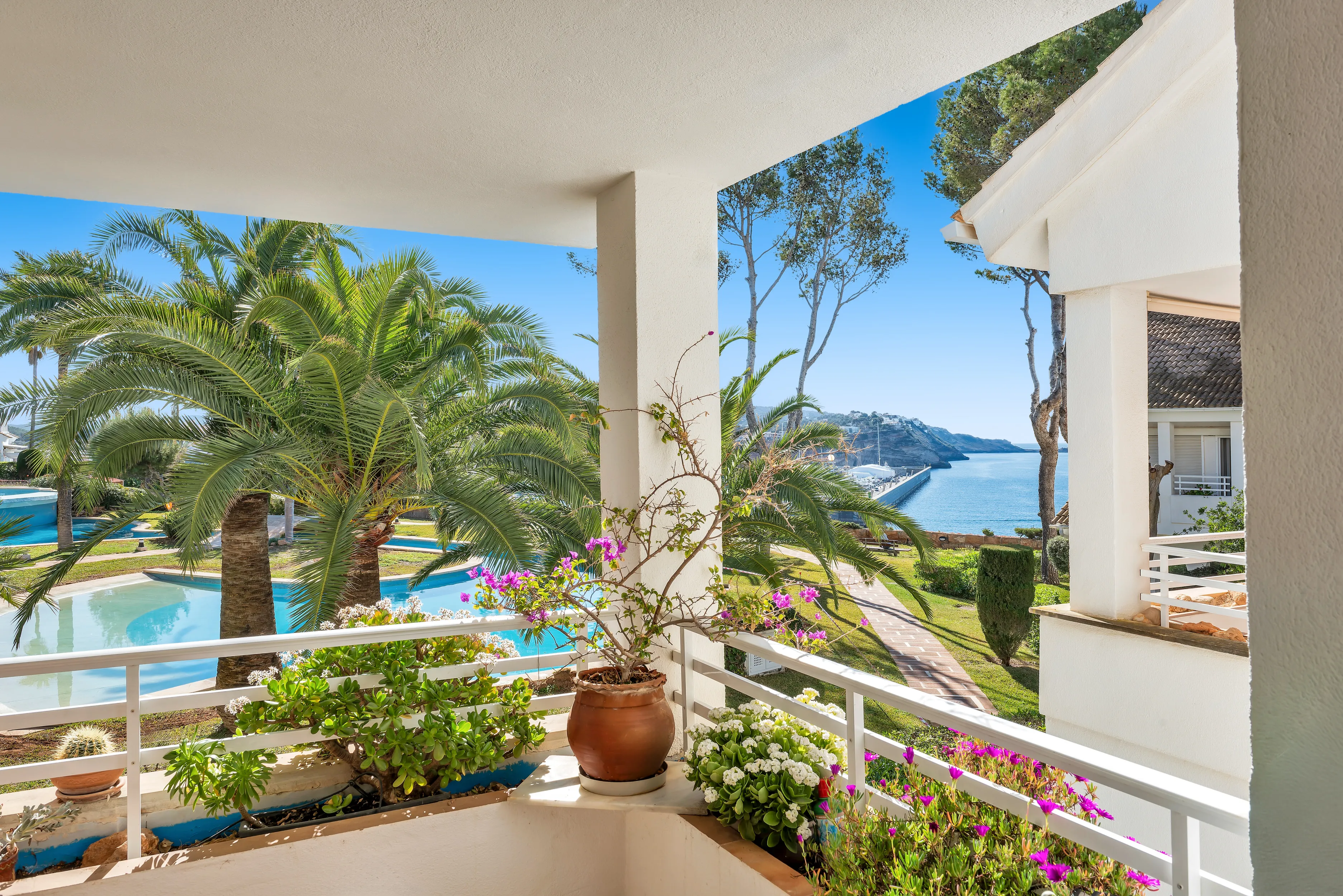 Elegante appartamento vista mare in prima linea-2