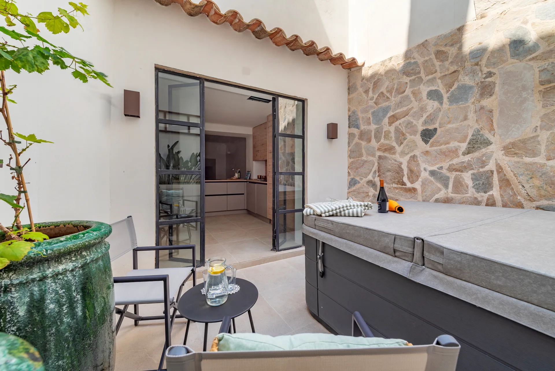 Karakteristiek herenhuis in het hart van Soller-9