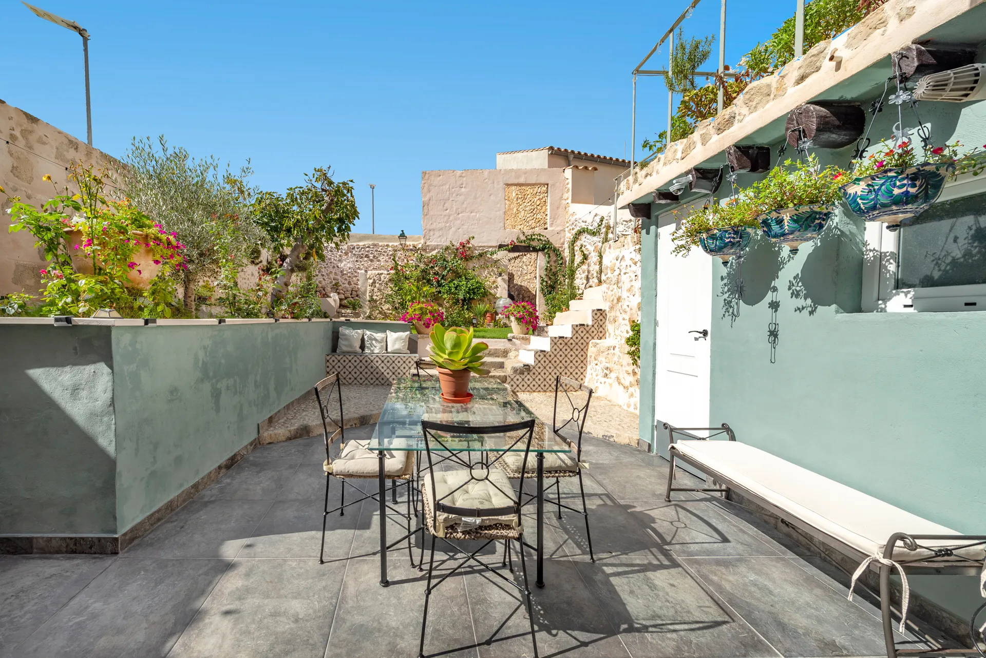 Dorpshuis met Mallorcaanse charme: Een mediterraan paradijs met fantastisch uitzicht in het hart van Campanet-5