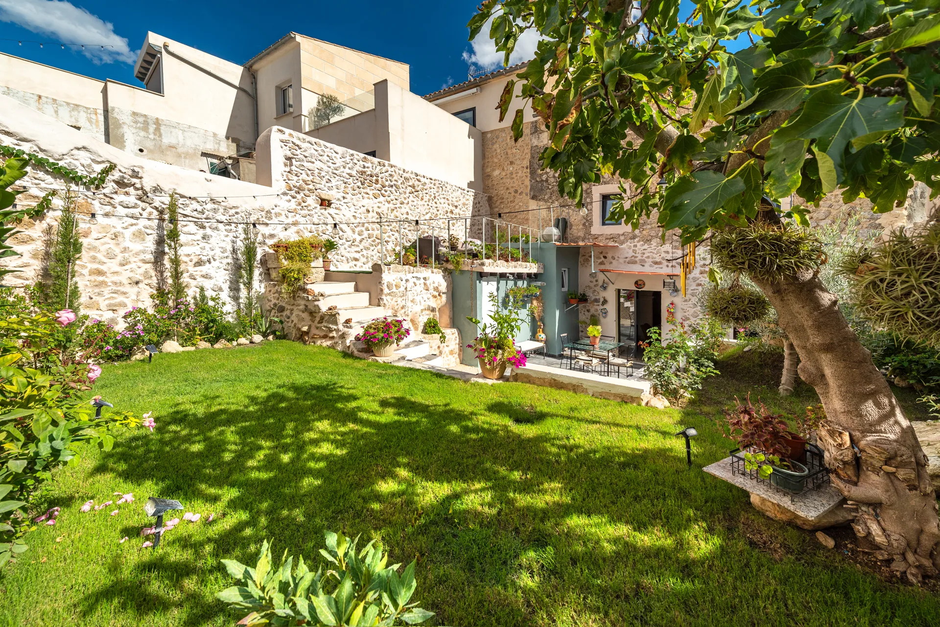 Dorpshuis met Mallorcaanse charme: Een mediterraan paradijs met fantastisch uitzicht in het hart van Campanet-16