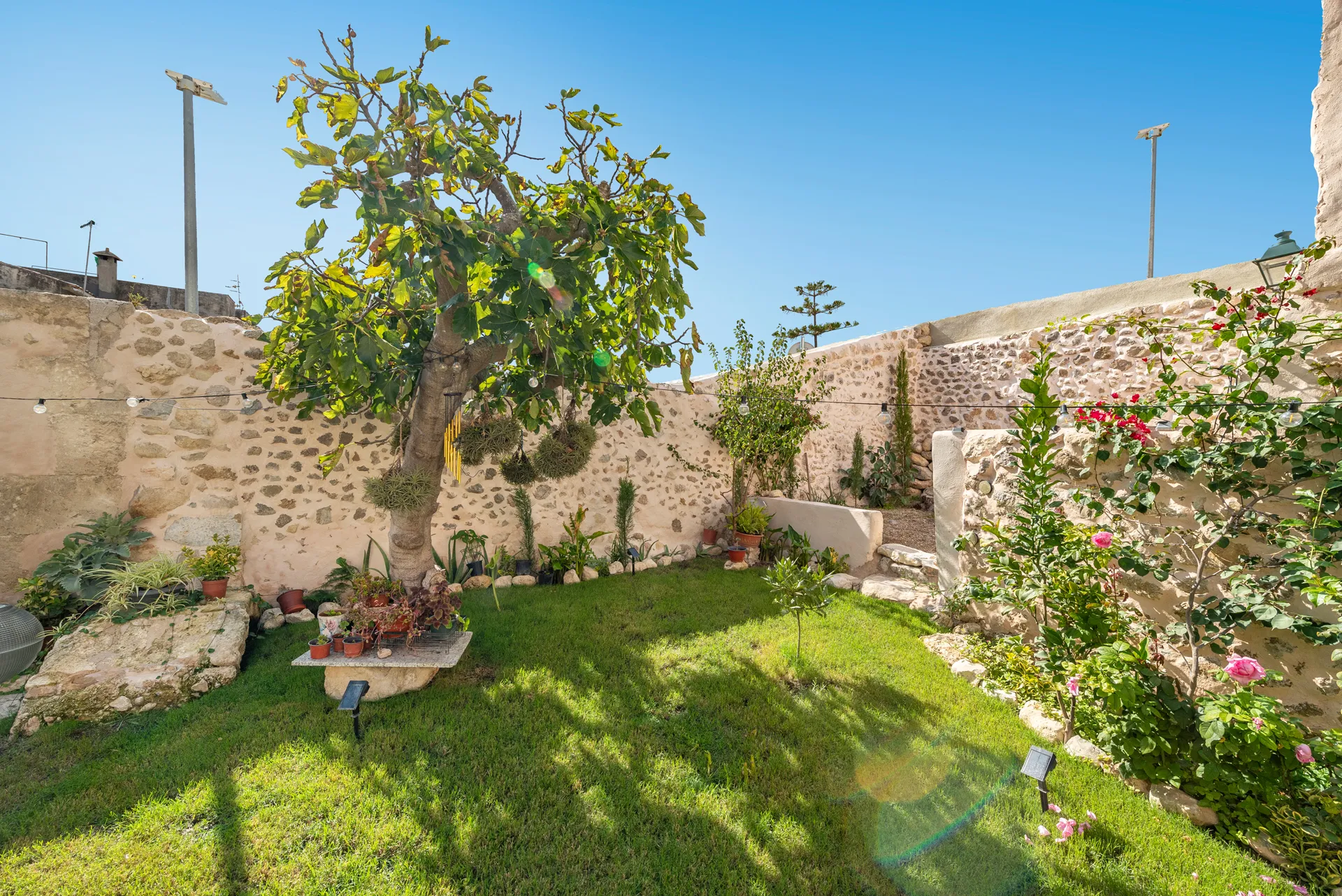 Dorpshuis met Mallorcaanse charme: Een mediterraan paradijs met fantastisch uitzicht in het hart van Campanet-21