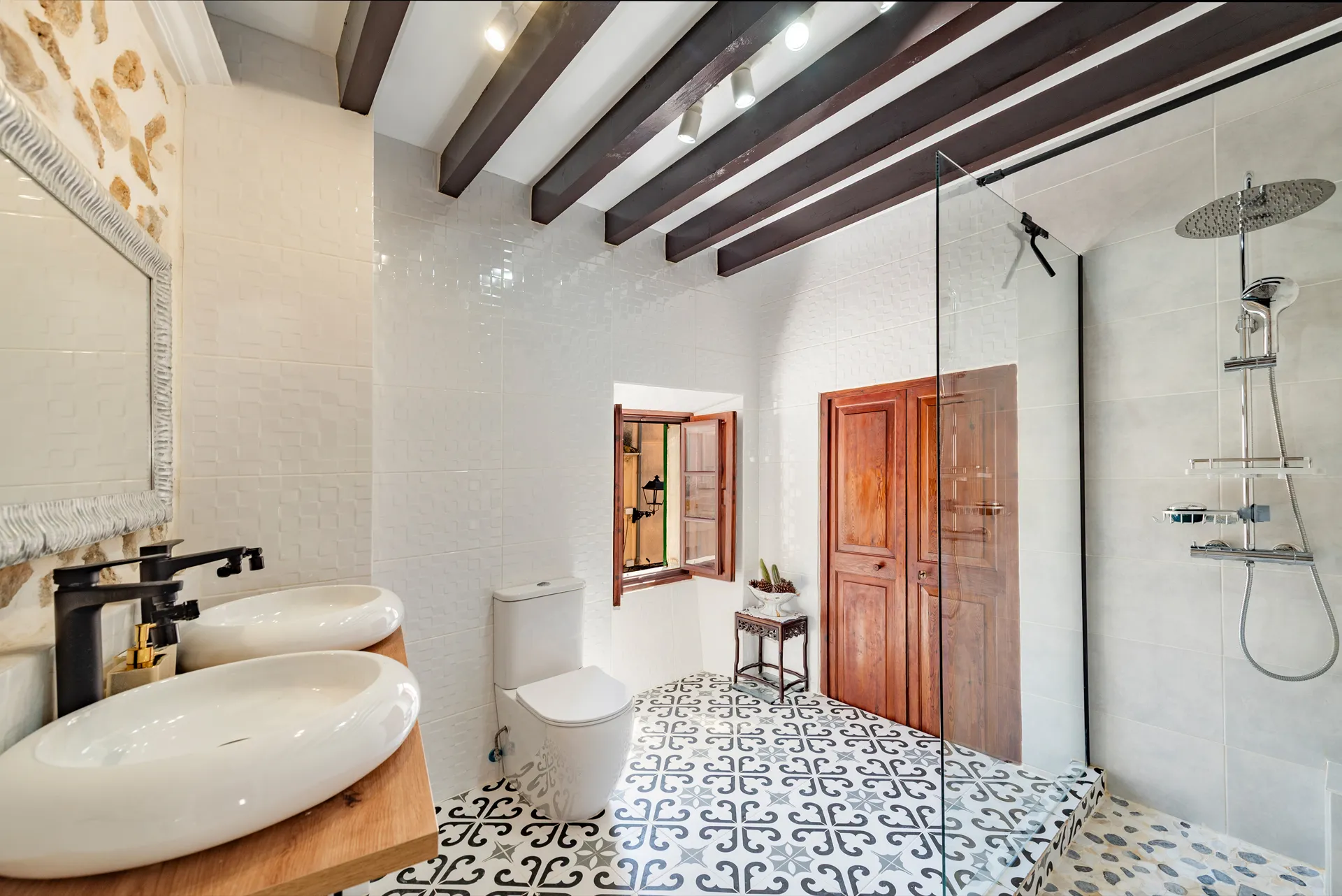 Dorpshuis met Mallorcaanse charme: Een mediterraan paradijs met fantastisch uitzicht in het hart van Campanet-7