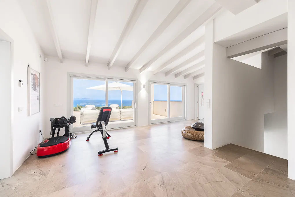 Espaciosa finca con fantásticas vistas al mar-10