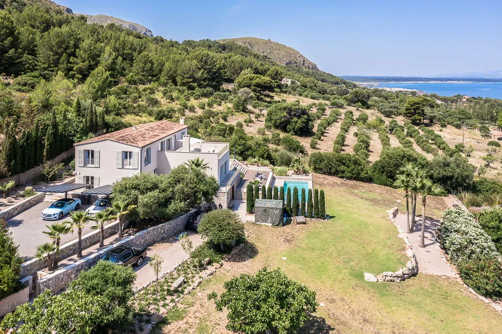 Espaciosa finca con fantásticas vistas al mar-18