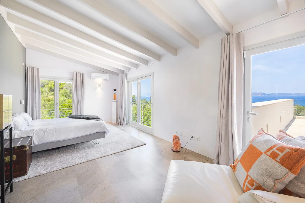 Espaciosa finca con fantásticas vistas al mar-12