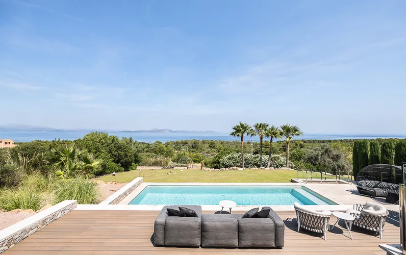 Przestronna finca z fantastycznym widokiem na morze w Colónia de St. Pere