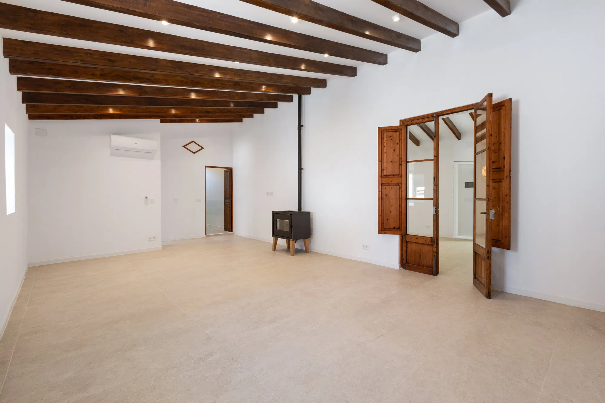 Stunning Renovated 100-Year-Old Mallorcan Home within Walking Distance of Port d’Andratx-2