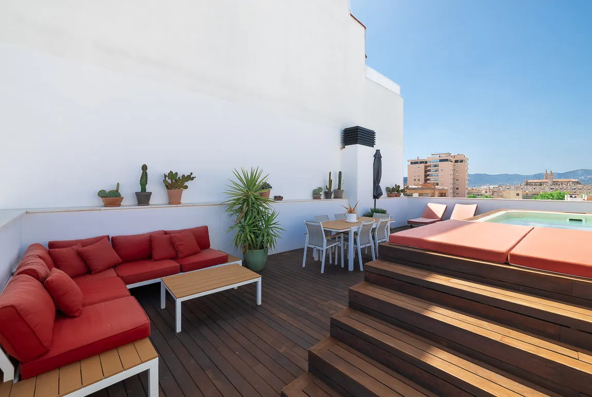 Nowoczesny penthouse z tarasem i prywatnym basenem - Foners-1