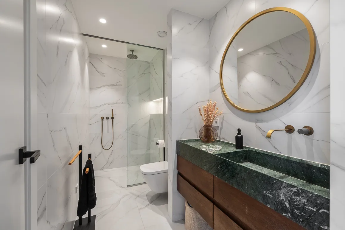 Modernes Penthouse mit Terrasse und privatem Pool - Foners-14