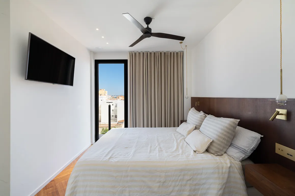 Modernes Penthouse mit Terrasse und privatem Pool - Foners-10