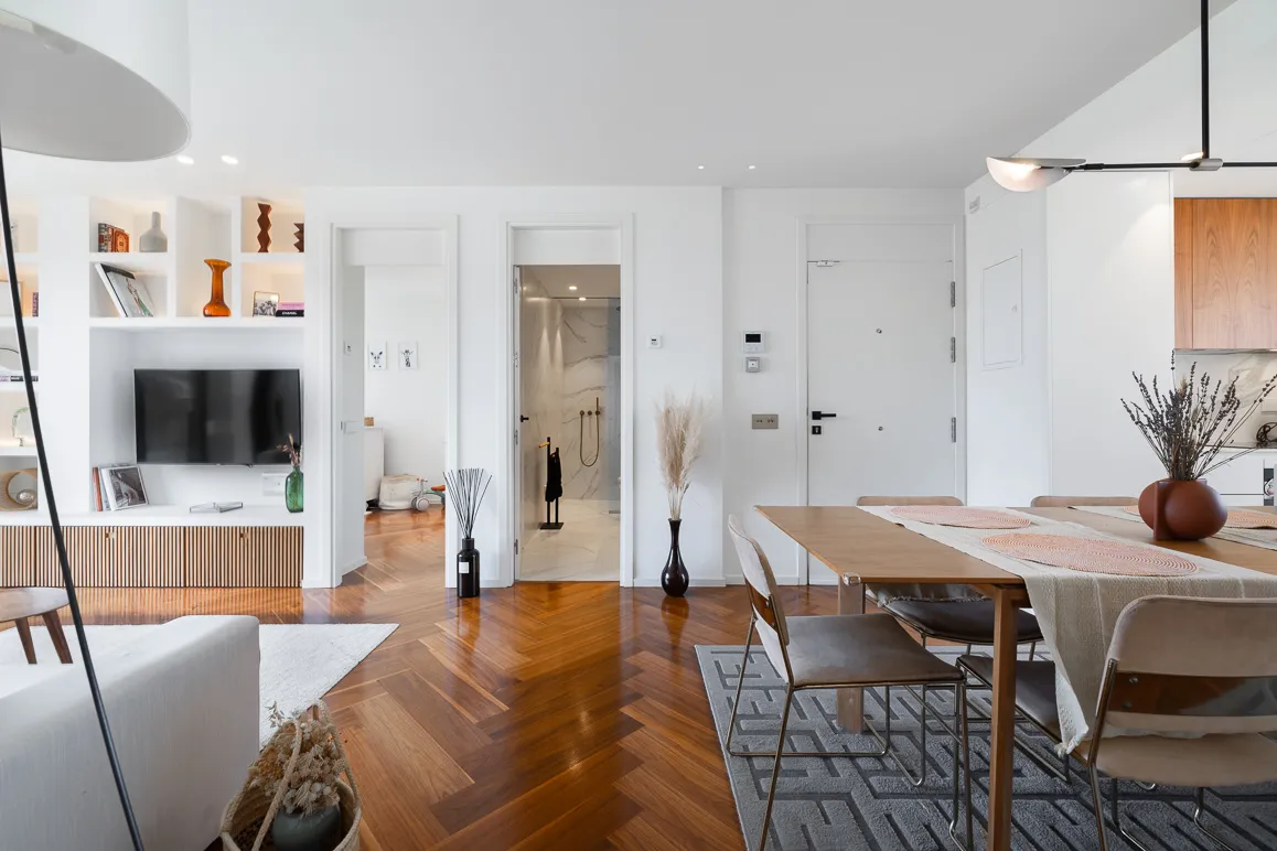 Nowoczesny penthouse z tarasem i prywatnym basenem - Foners-5