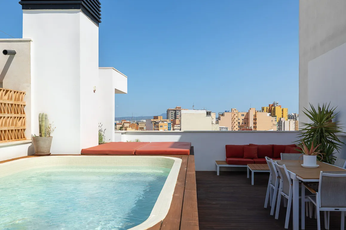 Nowoczesny penthouse z tarasem i prywatnym basenem - Foners-2