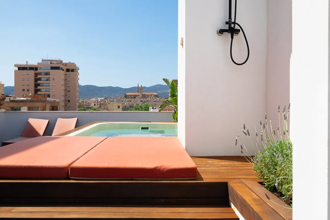 Modernes Penthouse mit Terrasse und privatem Pool - Foners-16