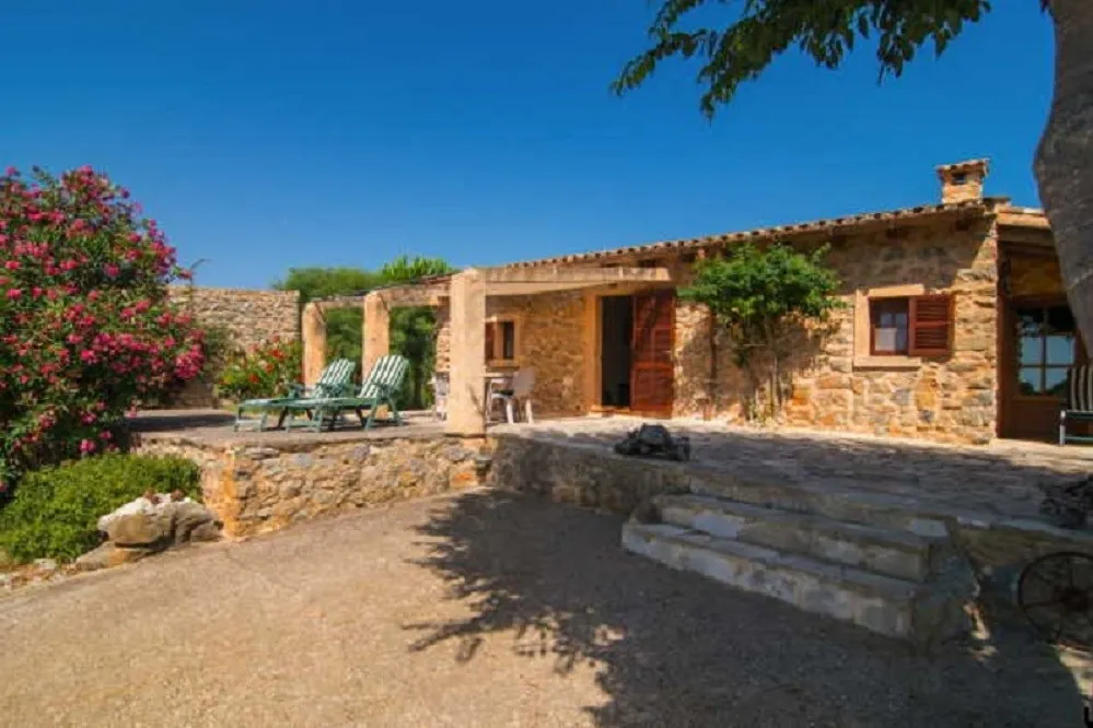 Mallorcaanse finca met vloerverwarming en gastenappartement-2