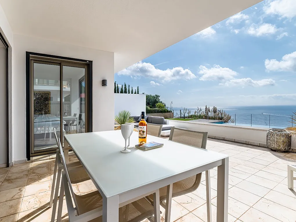 Frontline Apartment met uitzicht op zee-10