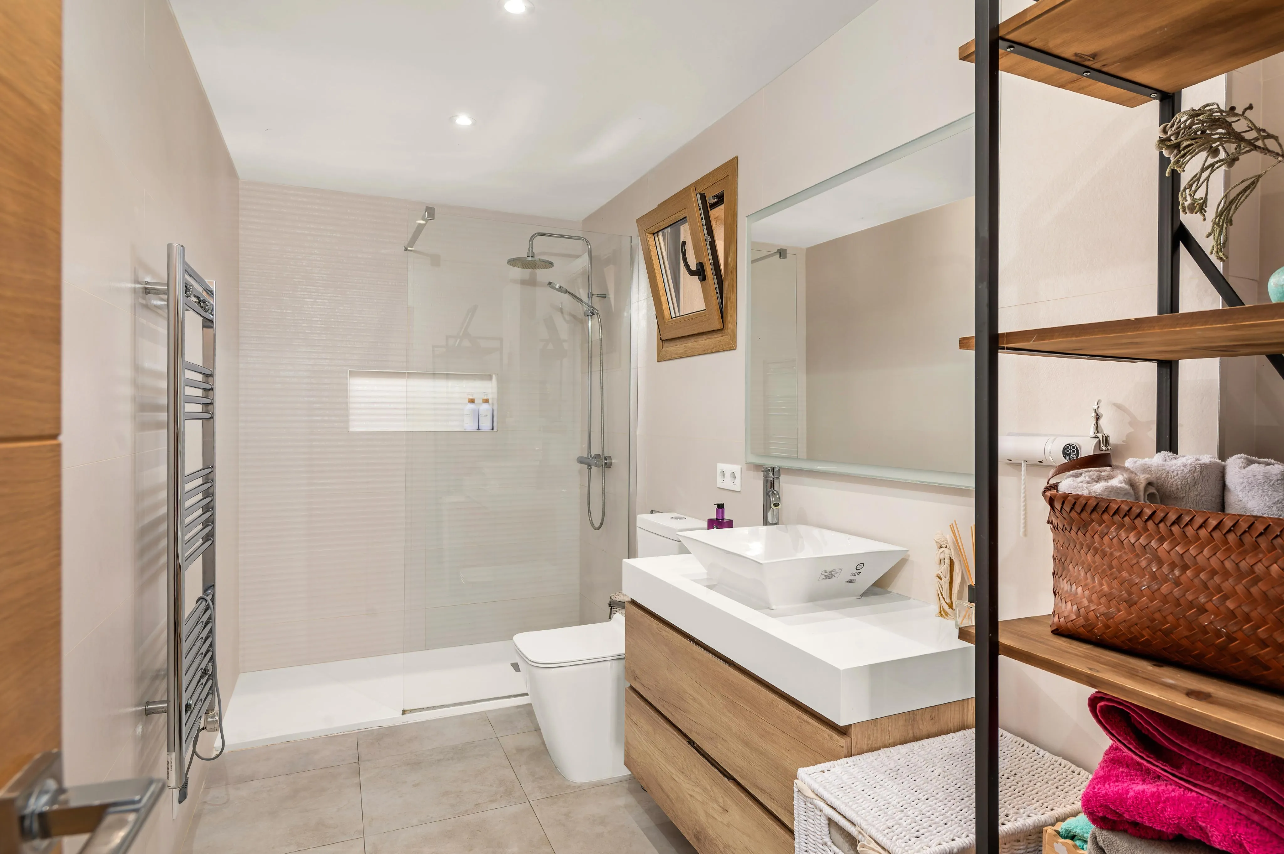 Charming finca with panoramic views in a quiet residential area-12