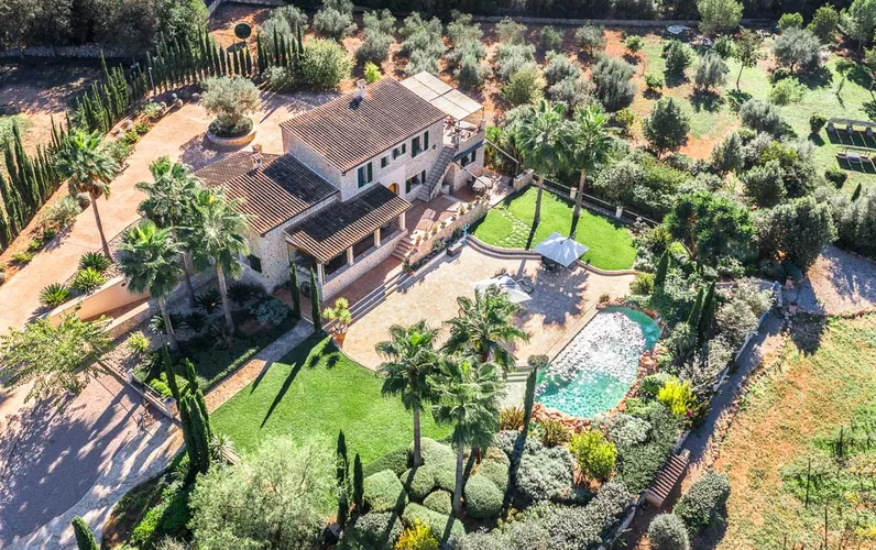 Schönes Landhaus mit eigener Weinproduktion