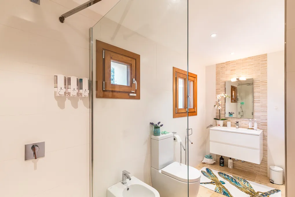 Landsted med egen vinproduktion-10